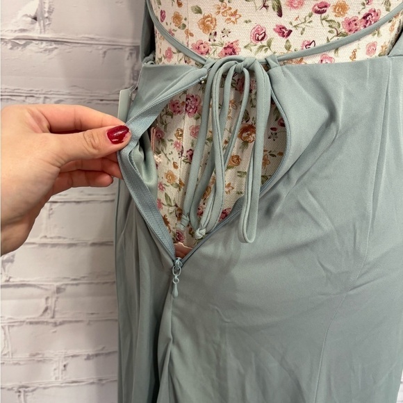 Show me your MUMU Godshaw Goddess Gown in Silver Sage Crisp NWOT Size Small - Picture 10 of 11